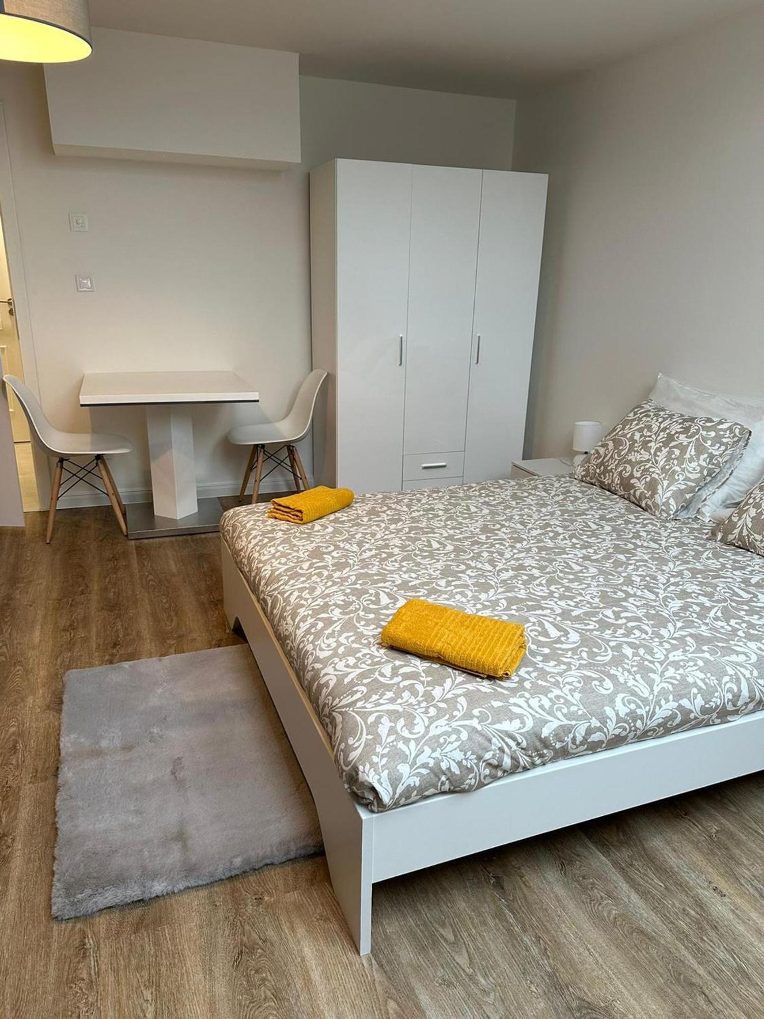 1 Bedroom At 1 Appartamento Praga